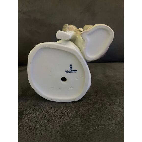Vintage Lladro #4522-Child with Dog- Preowned. No box - Picture 5 of 5